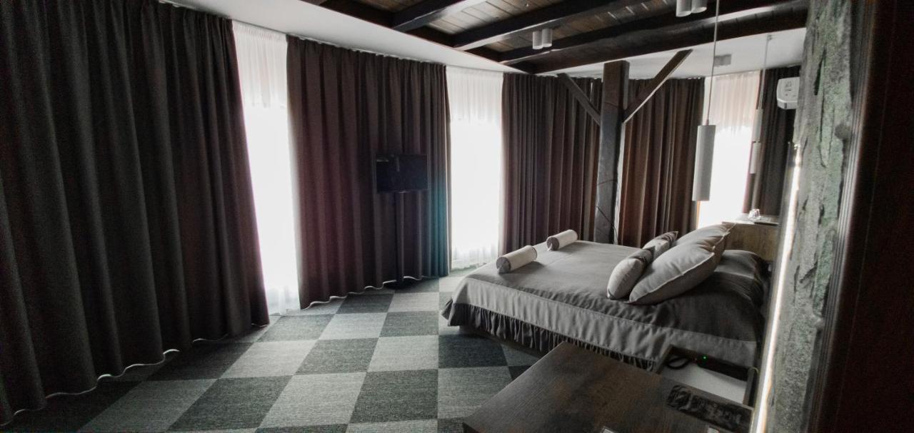 Pidkova Hotell Rivne Exteriör bild