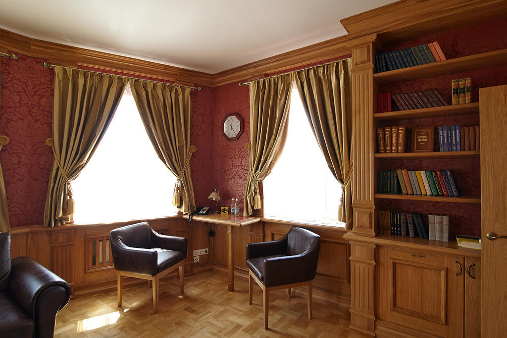Pidkova Hotell Rivne Rum bild