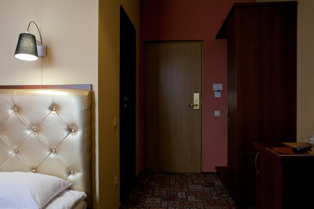 Pidkova Hotell Rivne Rum bild