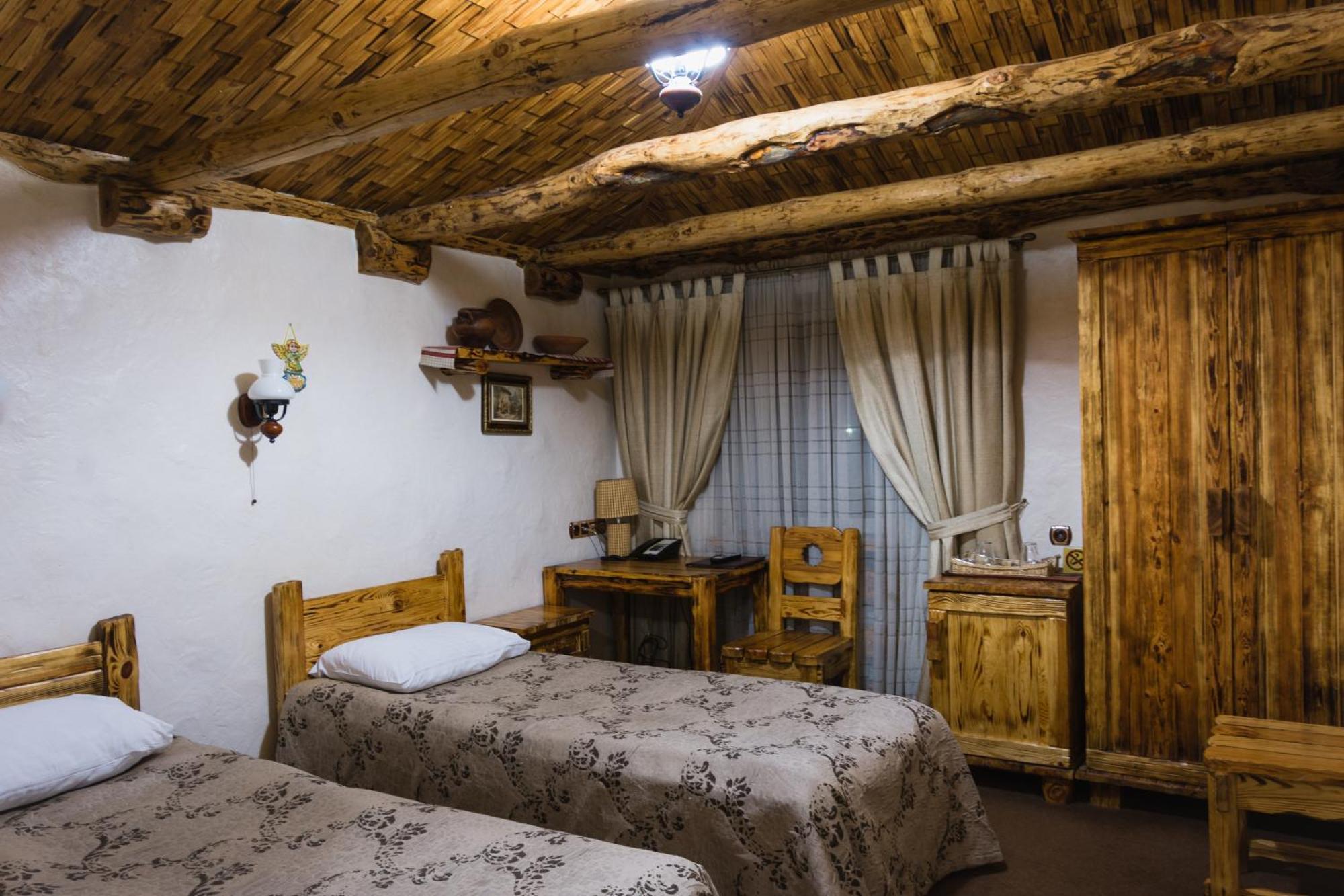 Pidkova Hotell Rivne Exteriör bild