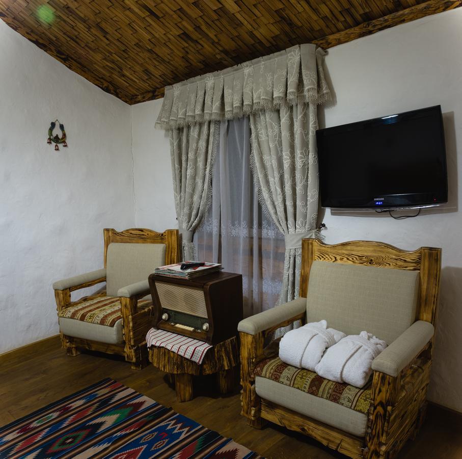 Pidkova Hotell Rivne Exteriör bild
