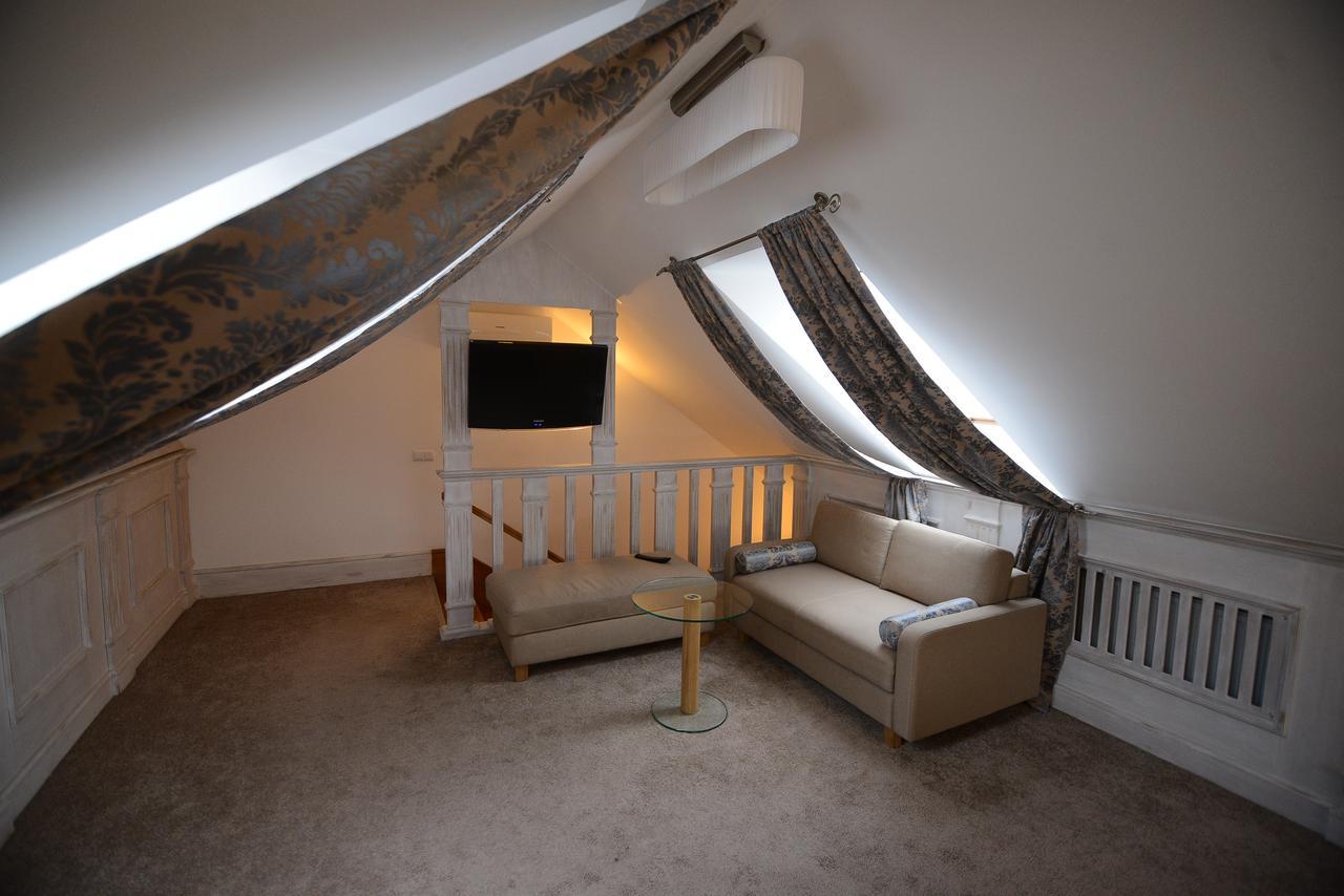 Pidkova Hotell Rivne Exteriör bild