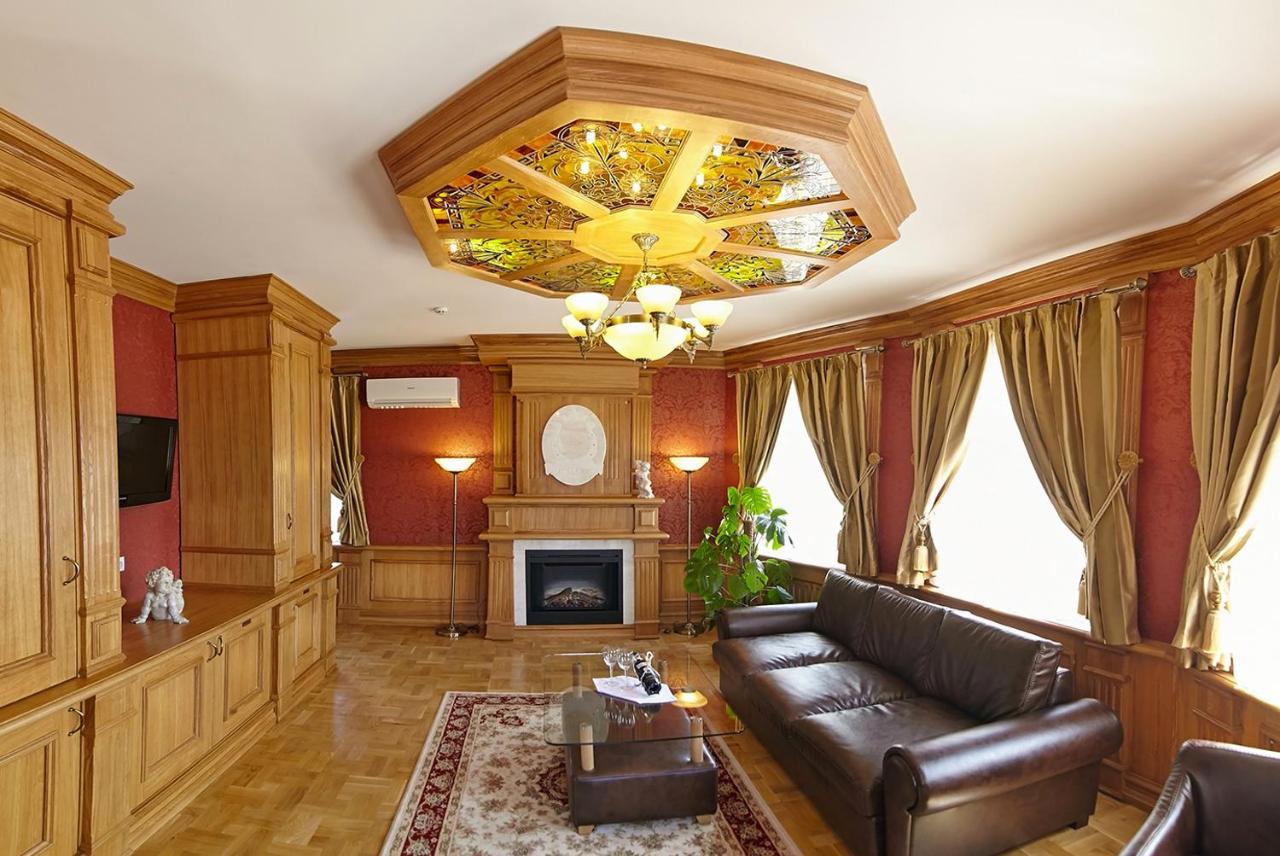 Pidkova Hotell Rivne Exteriör bild